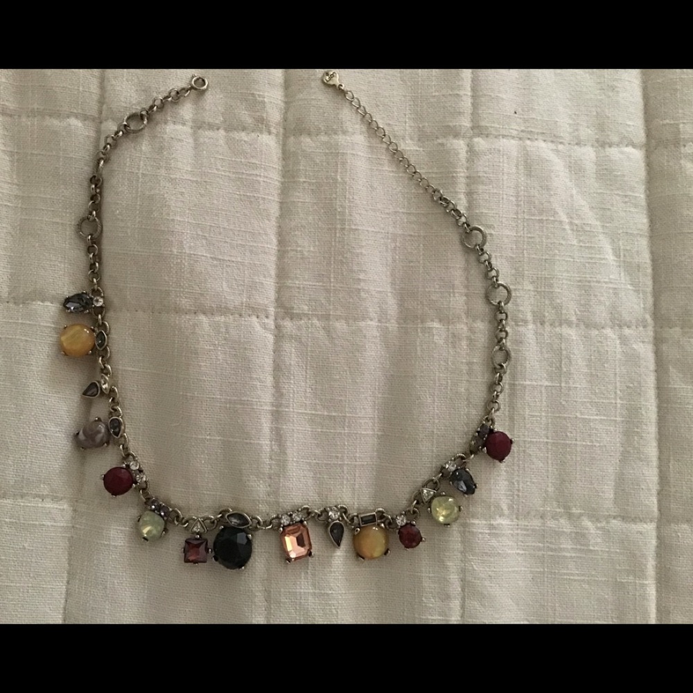 Adjustable necklace.